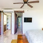 Oceanside Townhome A Block To Beach Plus 3 Pools Onsite