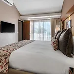 Wyndham Grand Cancun All Inclusive Resort & Villas