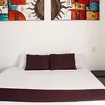 Hotel & Hostal Casa De Luz Cancun