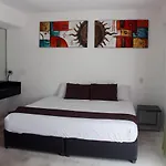Hotel & Hostal Casa De Luz Cancun