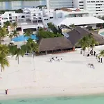 Vacation Getaway With Beach Access & Balcony
