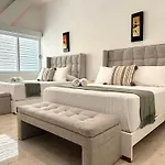 Don Village - 5Br Luxury Waterfront Private Villa By Solmar Rentals