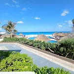 Gran Suite Cancun - Beach Condo