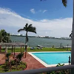 Bayview Condominio