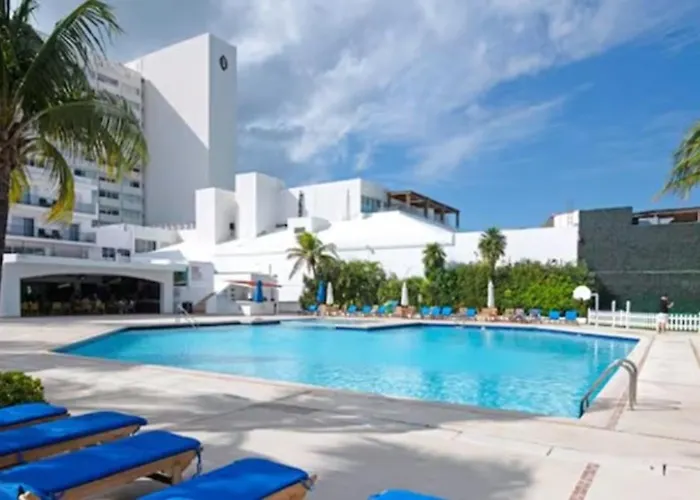 Vacation Getaway With Beach Access & Balcony