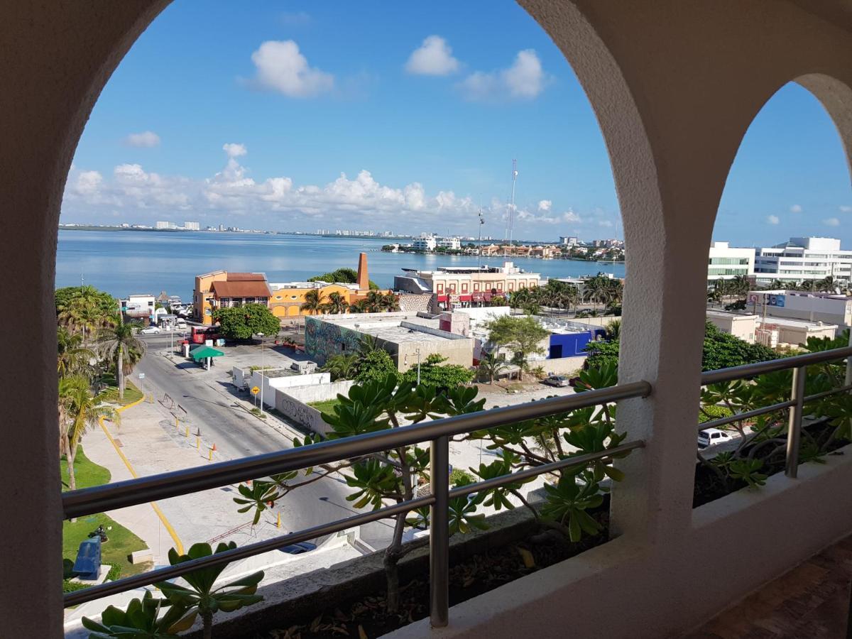 Cancun! Departamento Familiar Sobre La Playa!! Apartment *