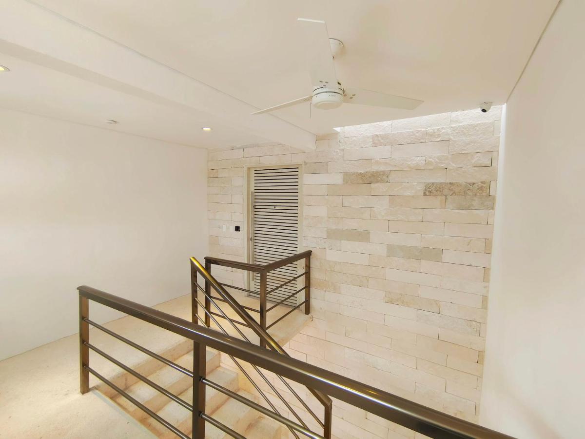 1st Luxury Warehouse Cancún