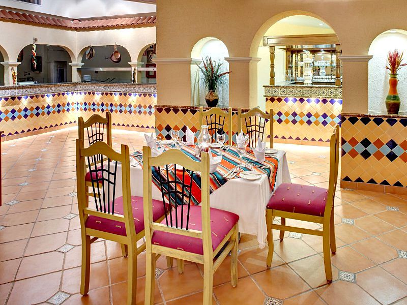 Occidental Tucancun 4* Cancún