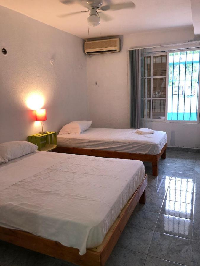 Hostel Pinata Cancun