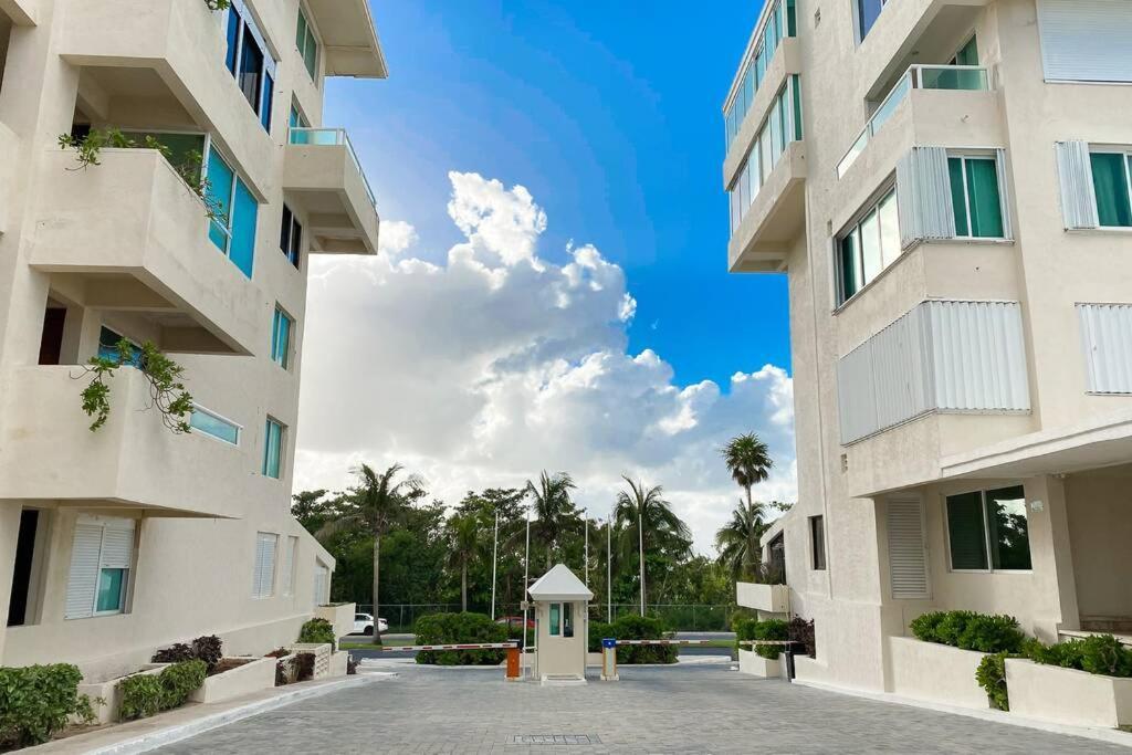 Brisas Shores 07 Beachfront Condo, Pool And Garden Area, Zona Hotelera Apartment *