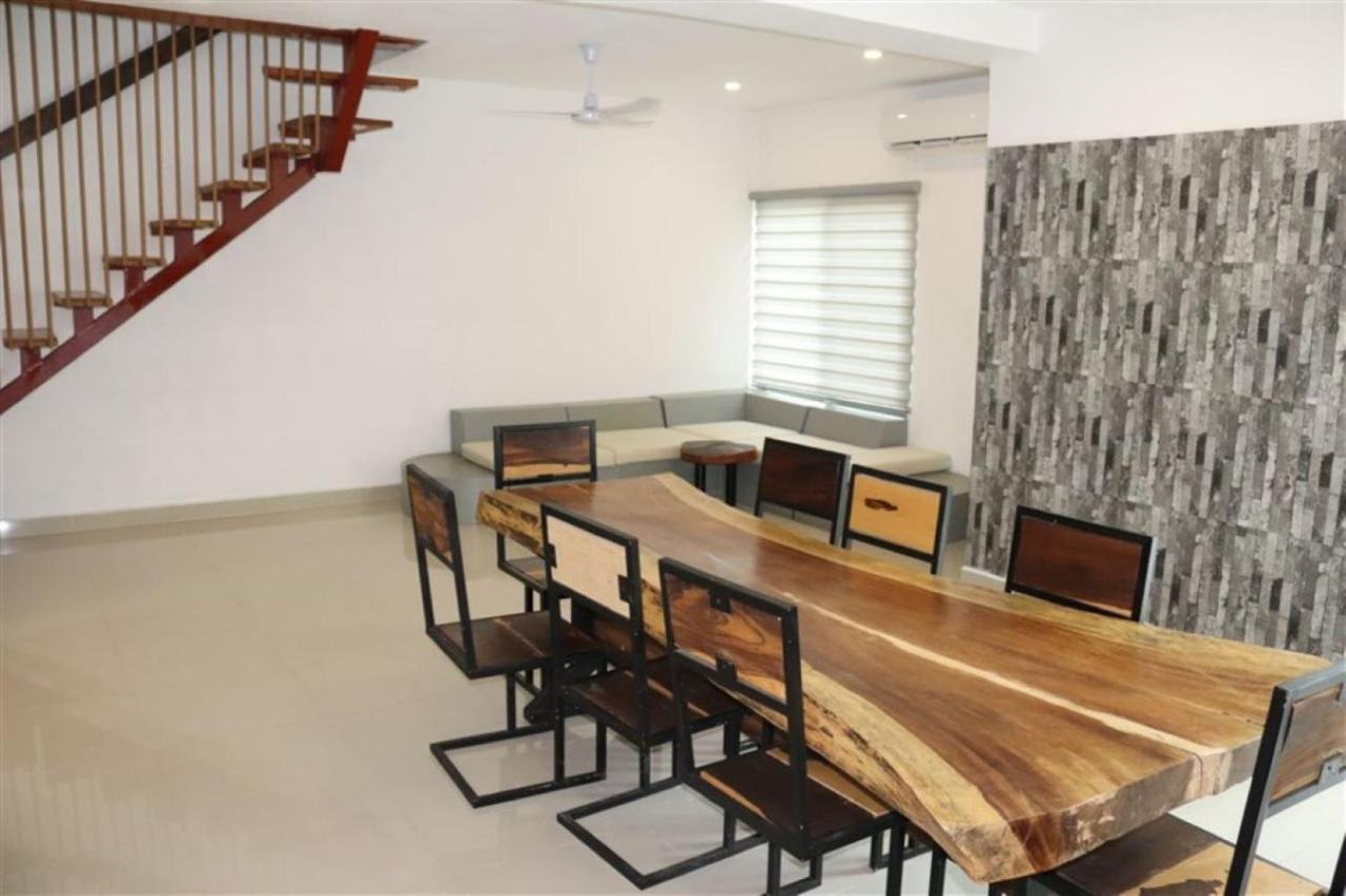 Torres Del Sol Apartment