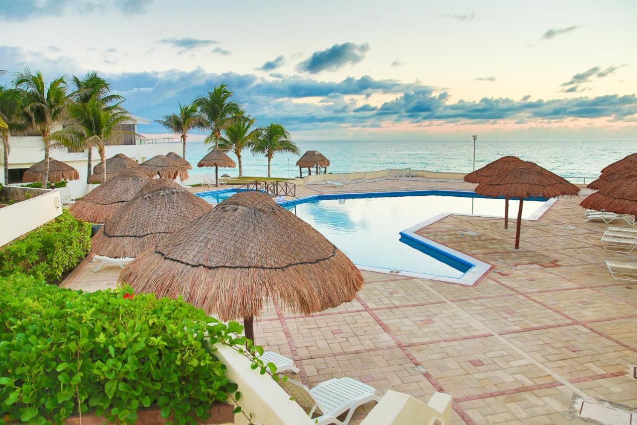 Brisas Shores 07 Beachfront Condo, Pool And Garden Area, Zona Hotelera Apartment Cancún