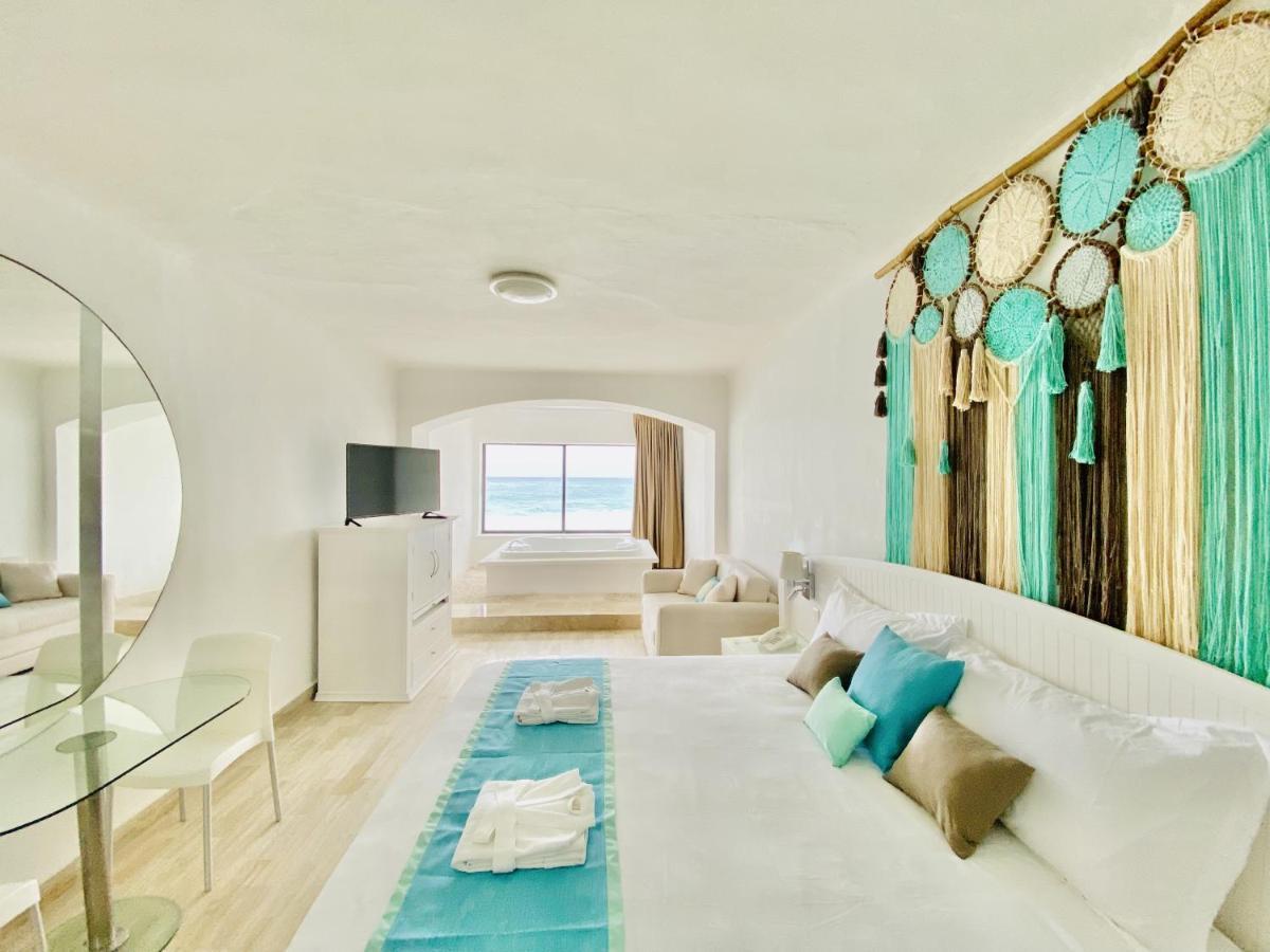 Hotel Cyan & 4*