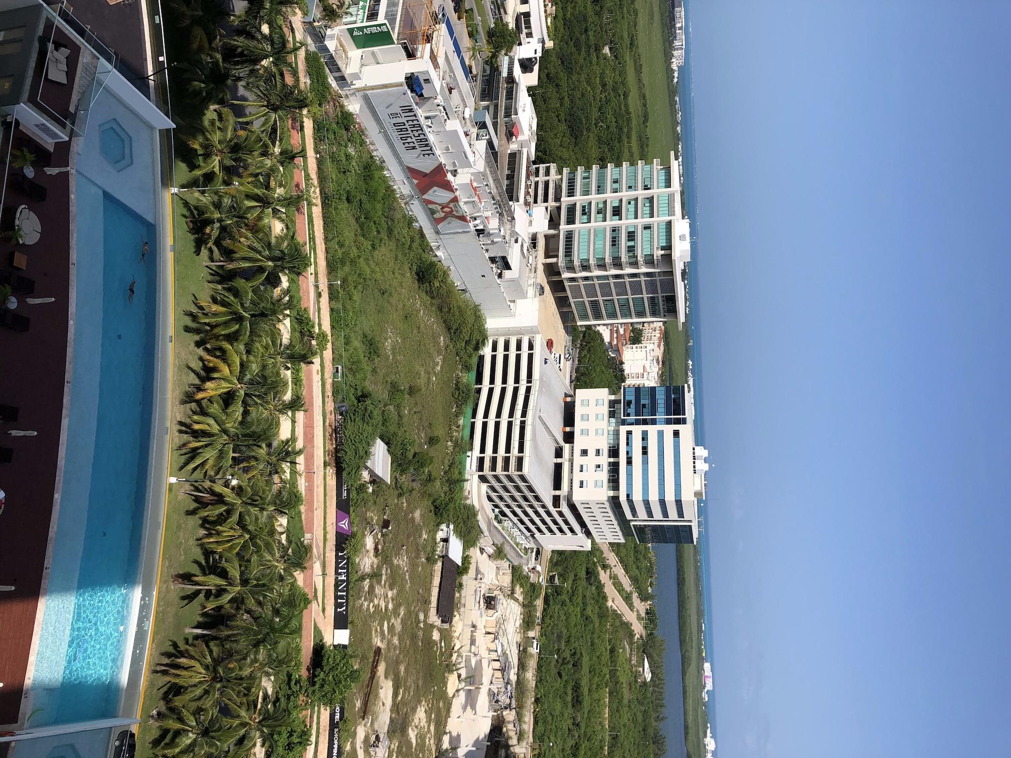 Malecon Hotel Cancun