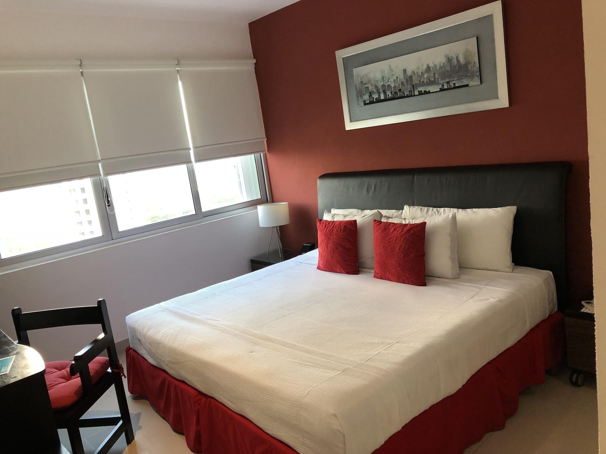 Malecon Hotel 4*