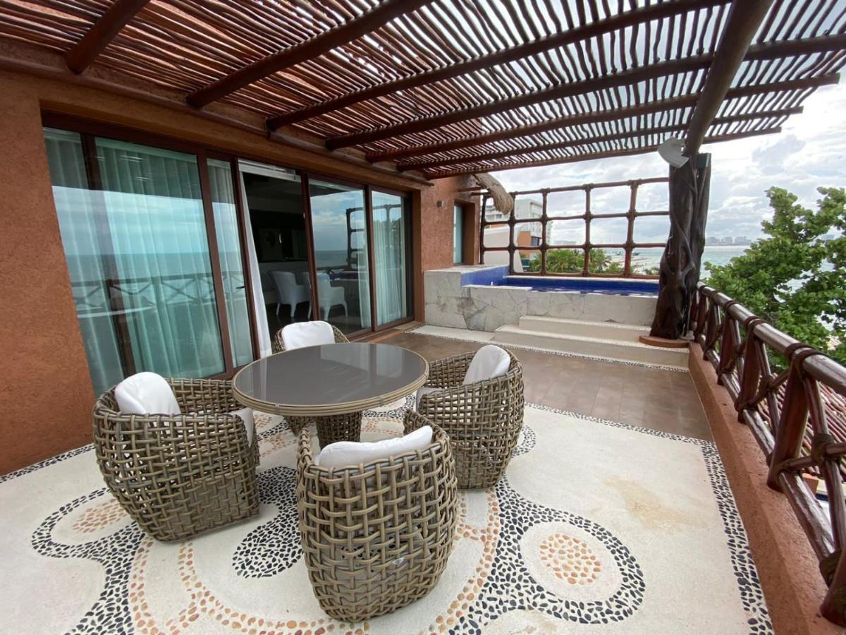 Villa Luxury Beachfront Villa - Pez Volador - Hotel Zone *