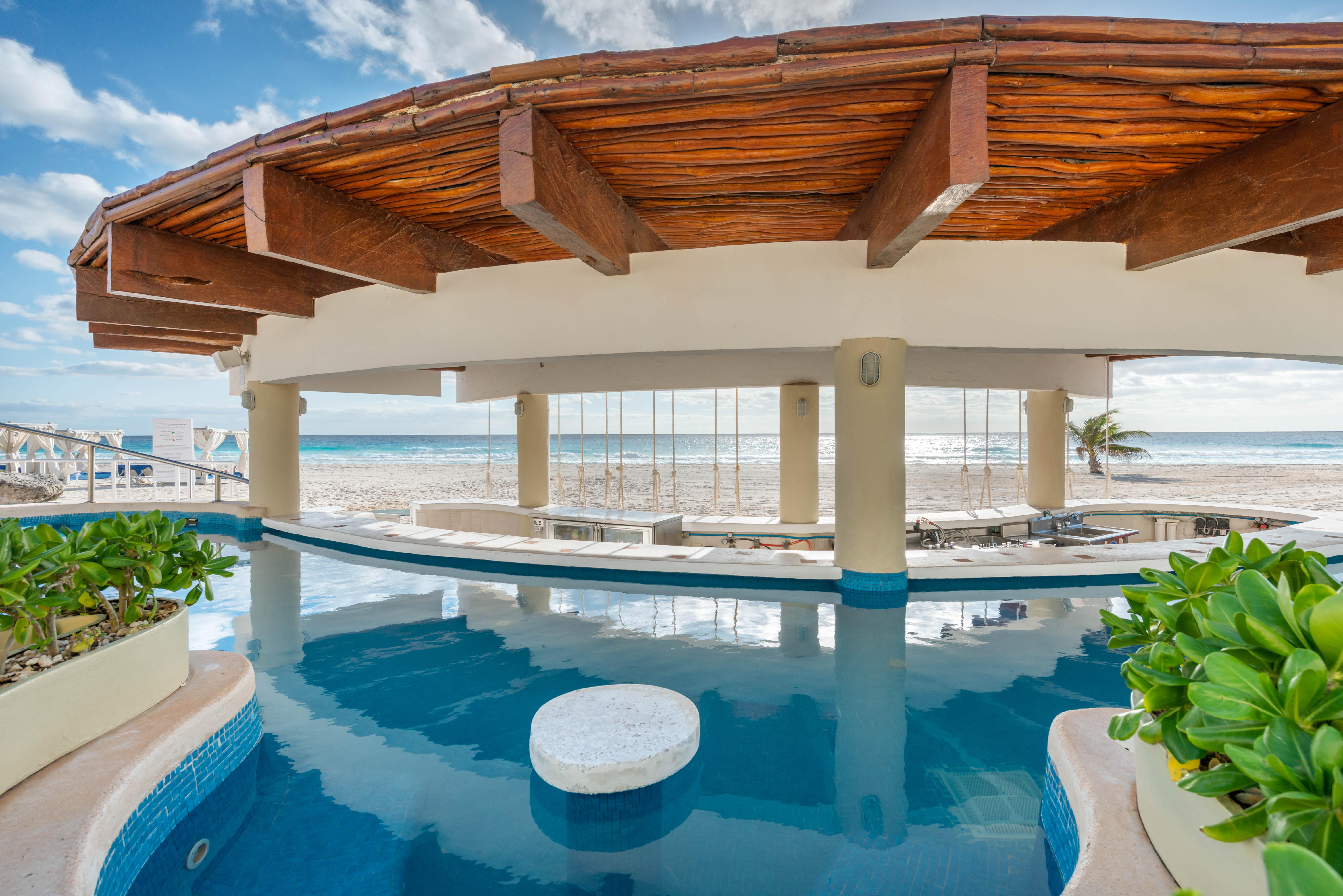 Wyndham Grand All Inclusive & 5* Cancun