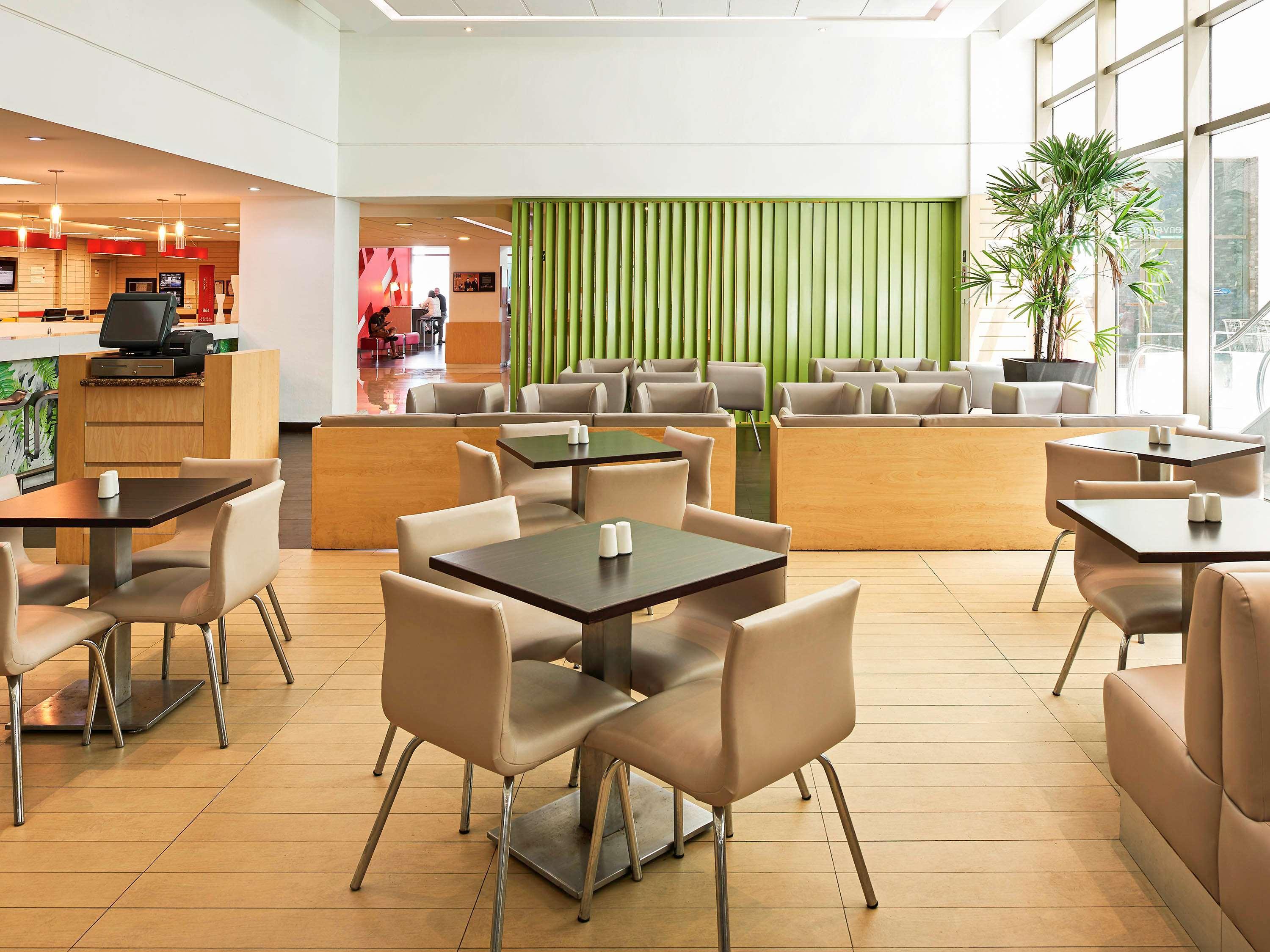 Ibis Centro Hotel 3*