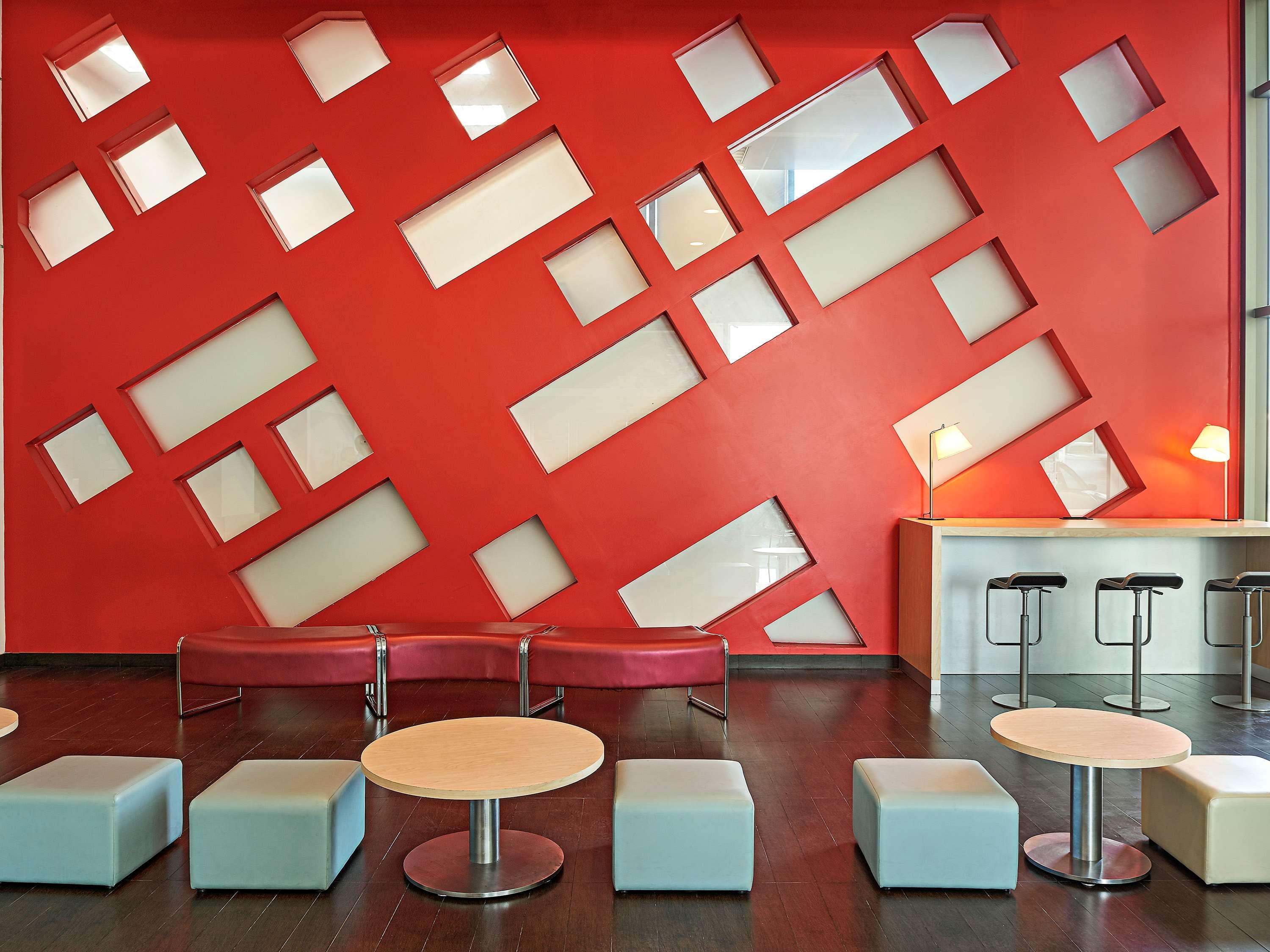 Ibis Centro Hotel 3*