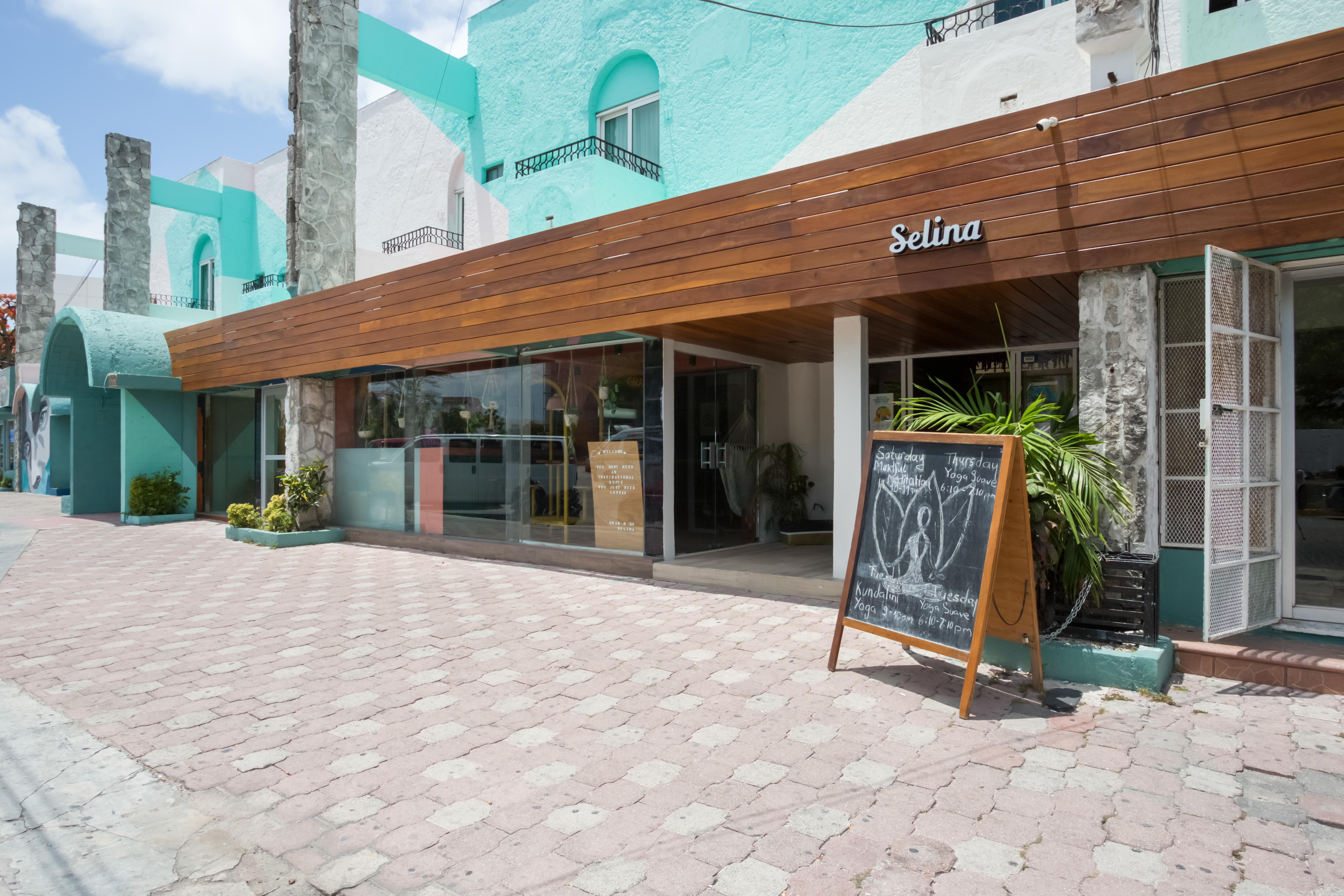 Selina Downtown Hotel 3*