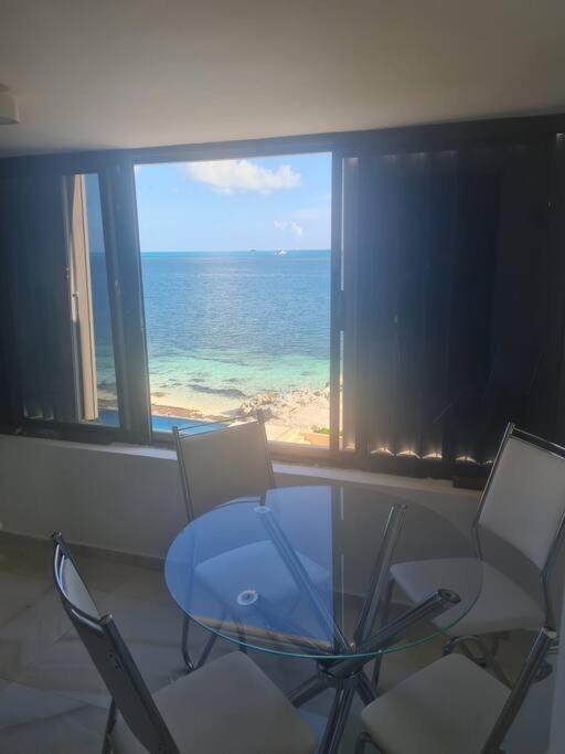 Front Zone Apartment Cancún