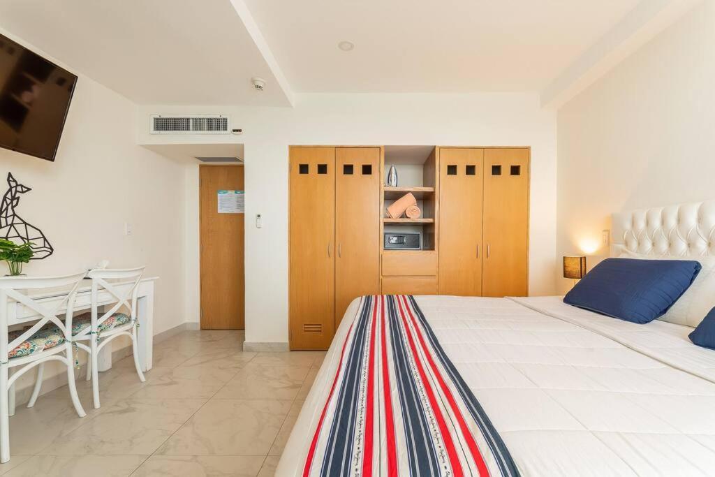 Apartment Ocean Front 2c, New Listing Cancún