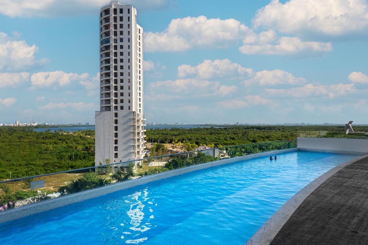 Malecon Hotel 4*