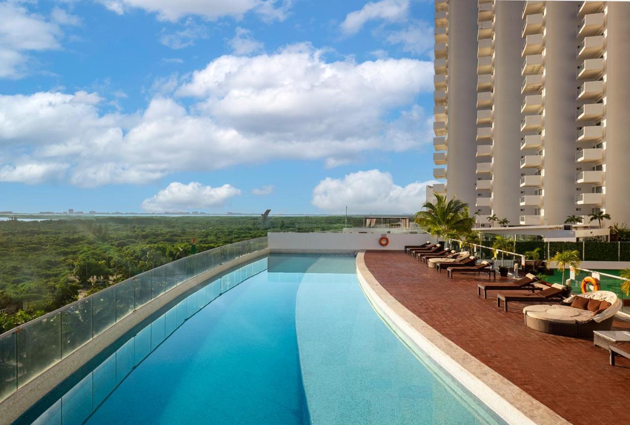 Hotel Malecon Cancun