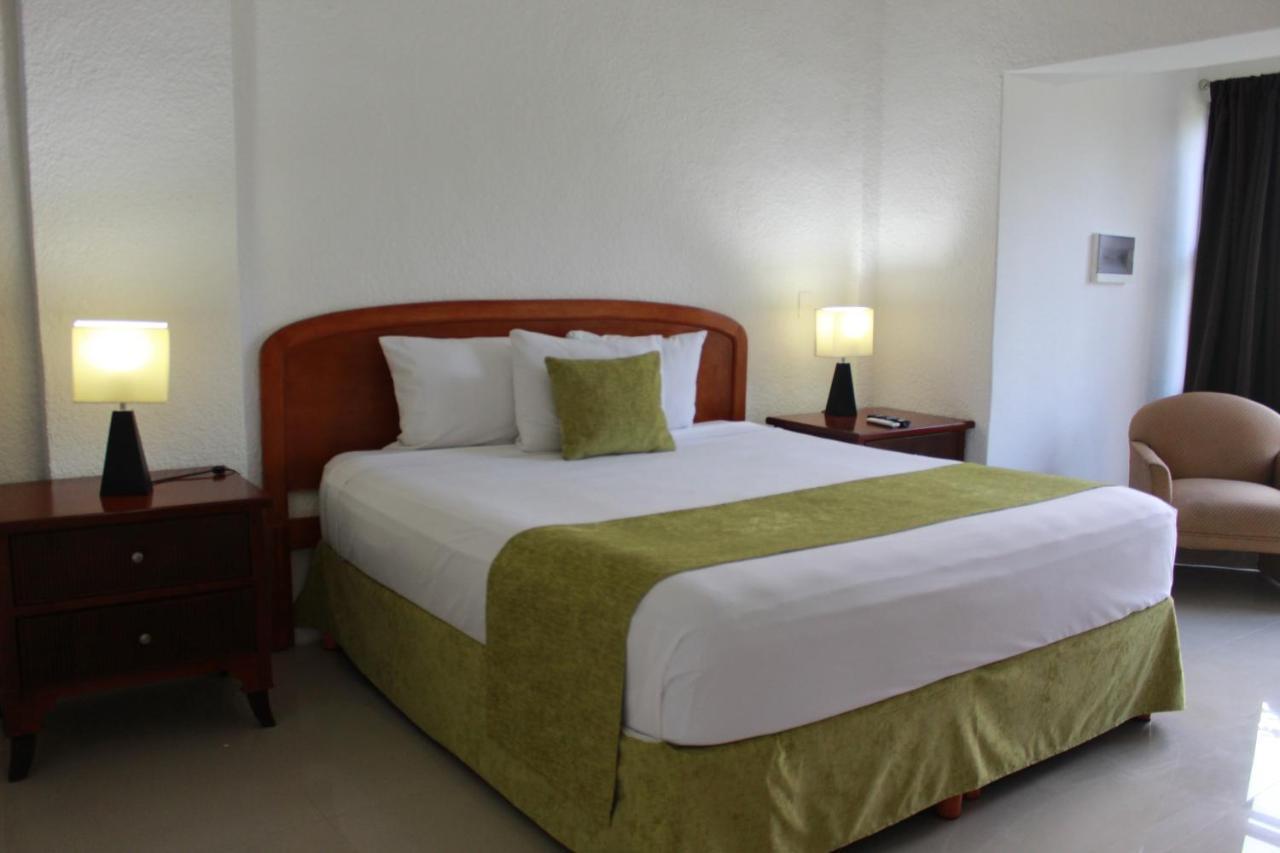 16 Hotel Cancun