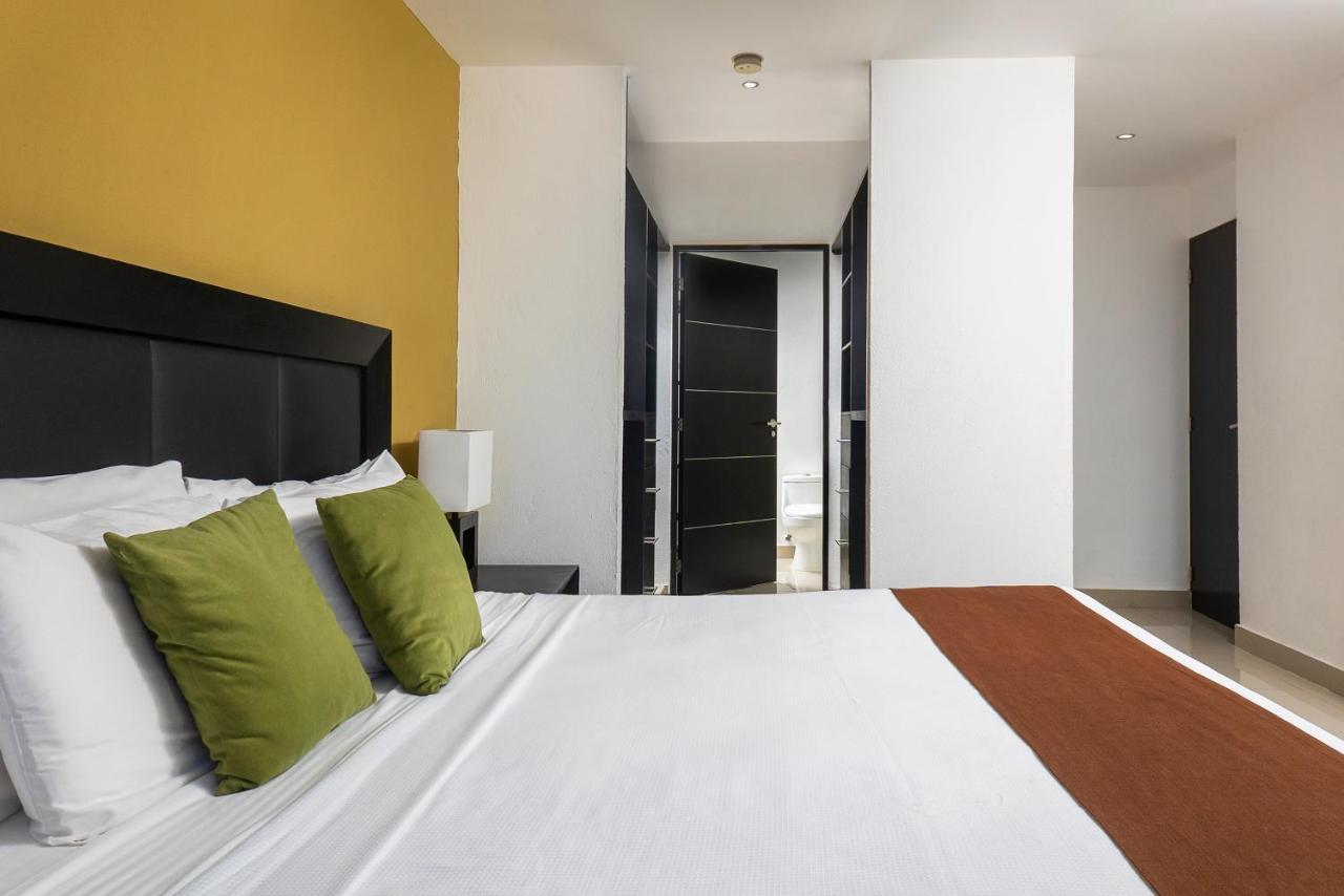 Malecon Hotel Cancun