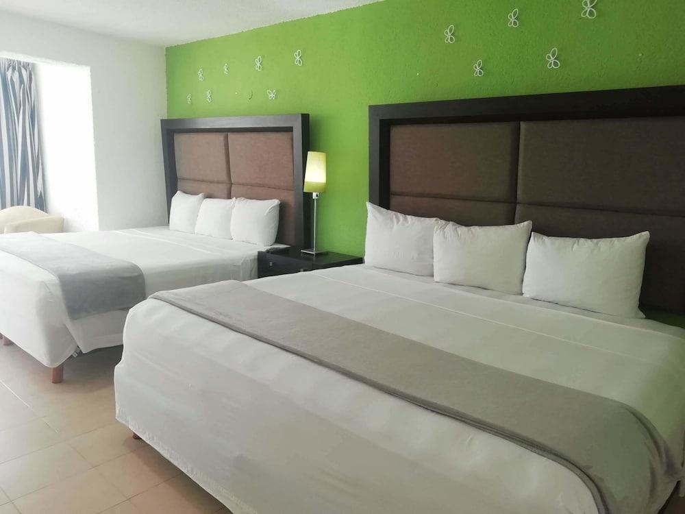 Hotel 16 3*