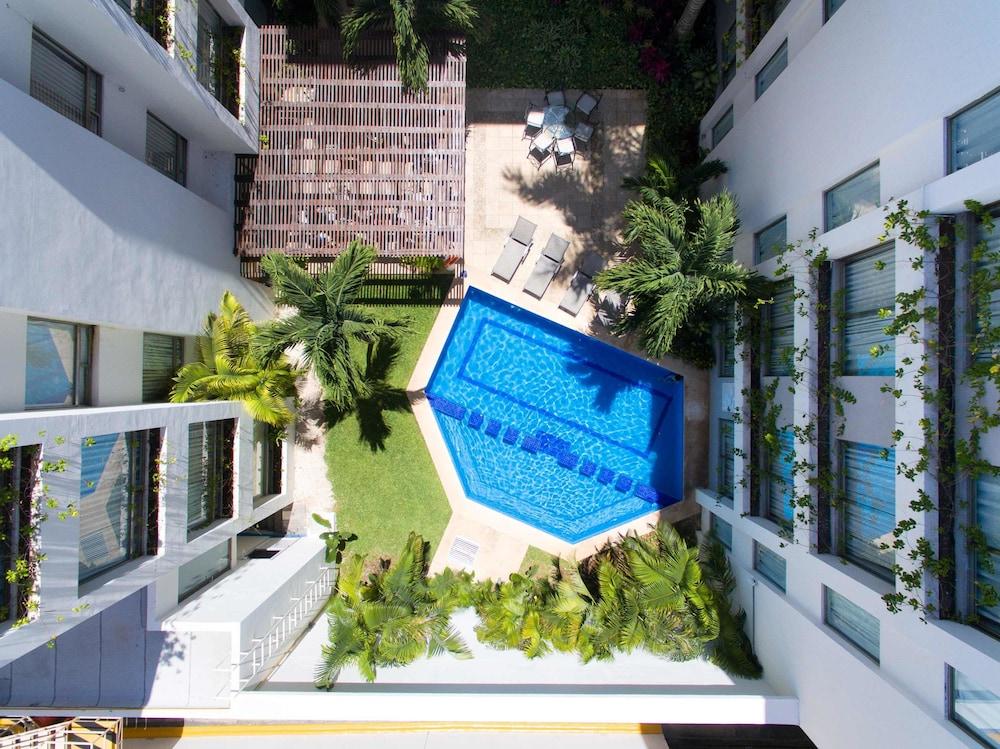 Ambiance Hotel