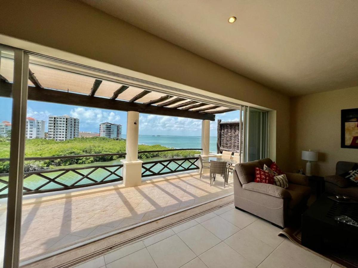 Waterfront Zone, Pool & Wi-fi Apartment Cancun