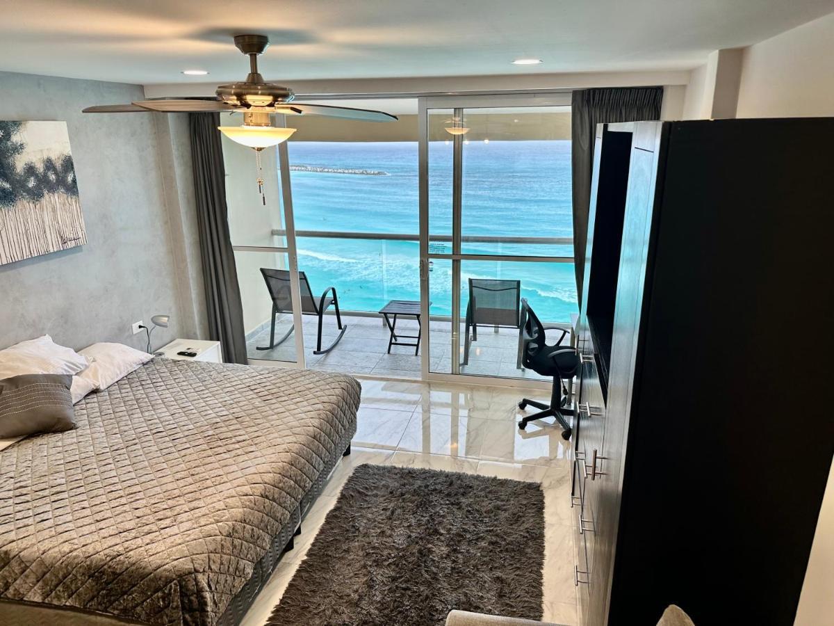 Aparthotel Beachfront Penthouse