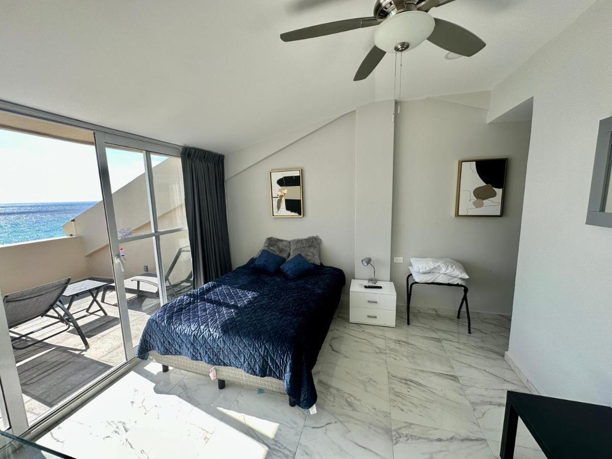 Beachfront Penthouse Aparthotel