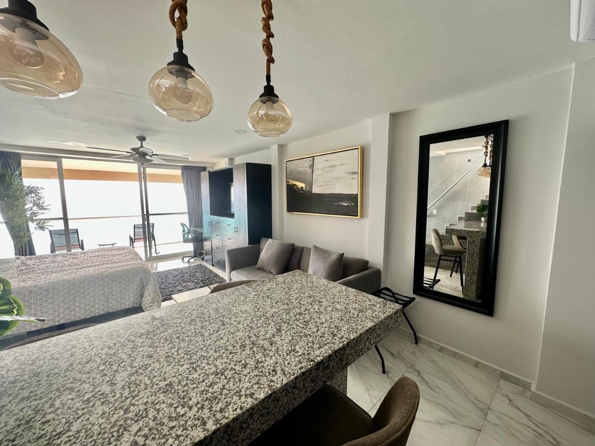 Beachfront Penthouse Aparthotel Cancun