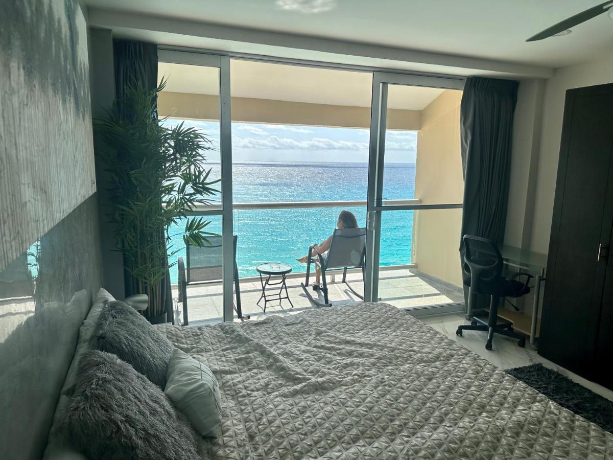 Beachfront Penthouse Aparthotel *