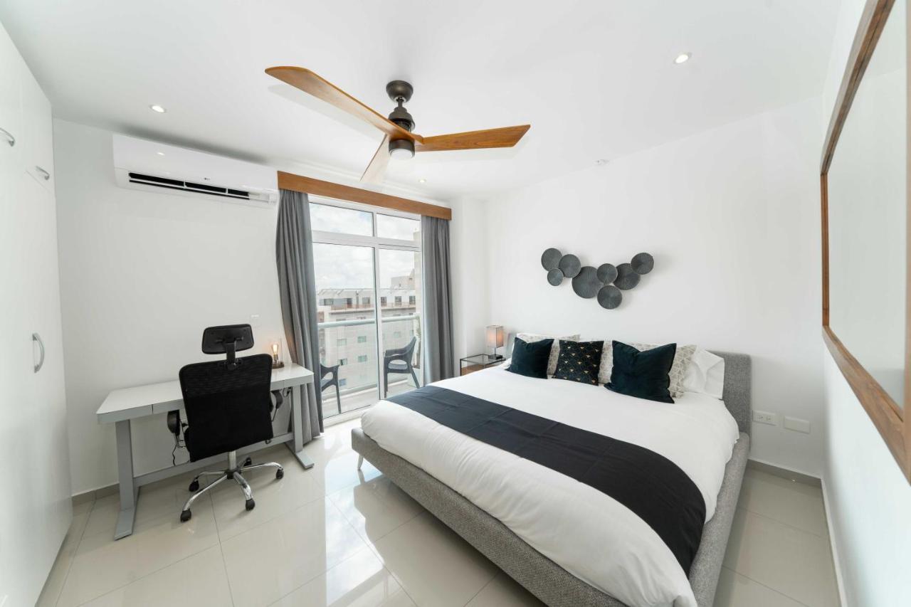 Penthouse With Private Jacuzzi - Three Bedroom Apartment