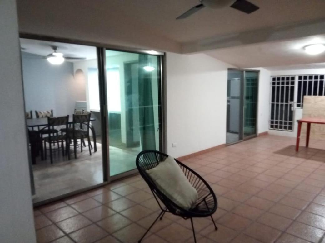 Large Penthouse On Lagoon, Fantastic Views, Across From Hostel *