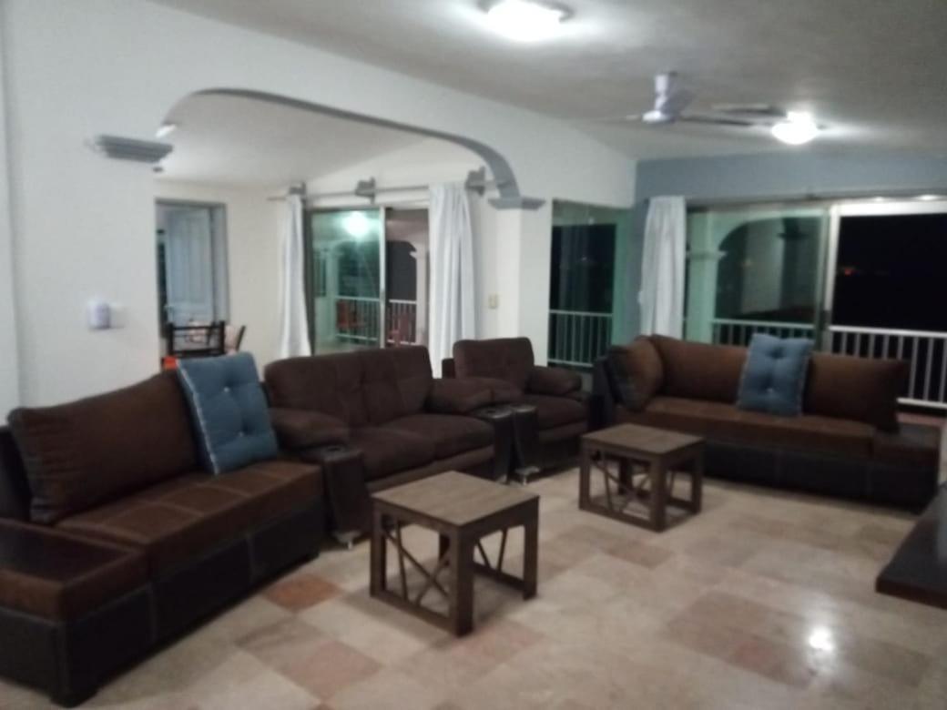 Large Penthouse On Lagoon, Fantastic Views, Across From Hostel