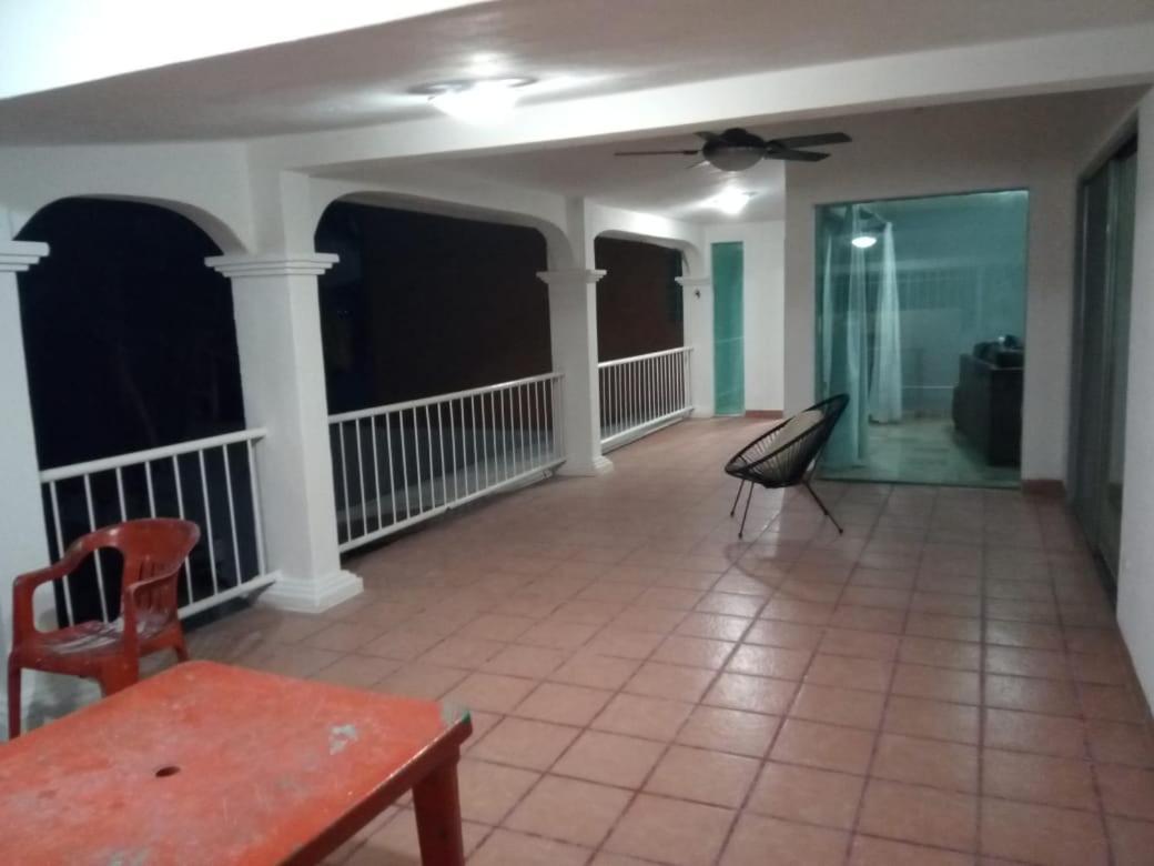 Hostel Large Penthouse On Lagoon, Fantastic Views, Across From *