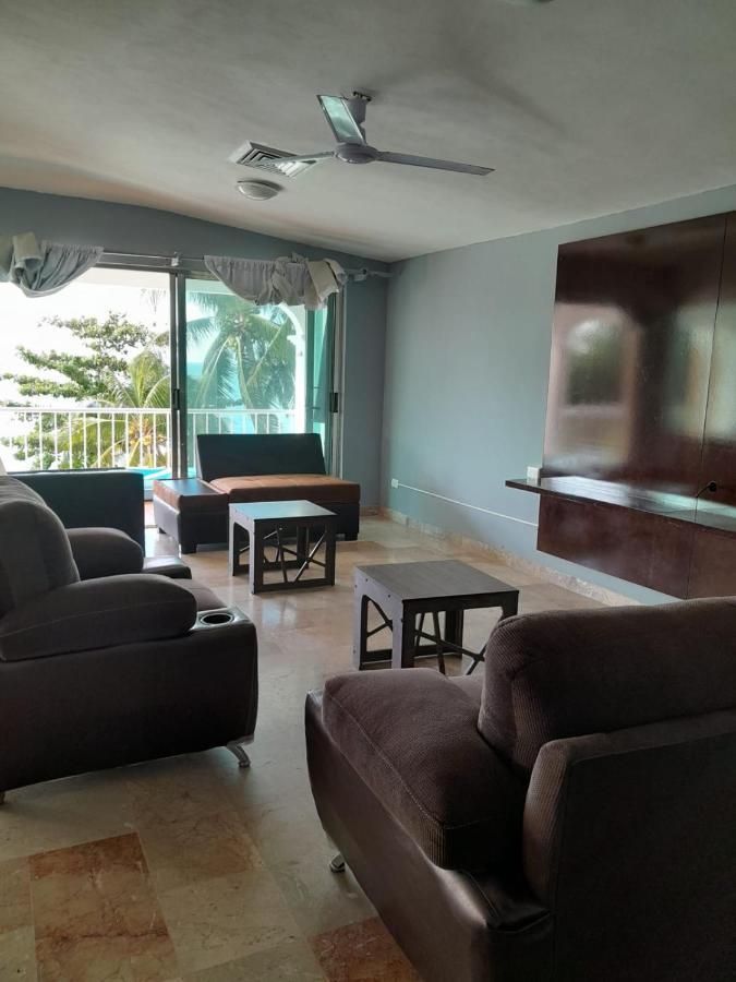 Large Penthouse On Lagoon, Fantastic Views, Across From Hostel *