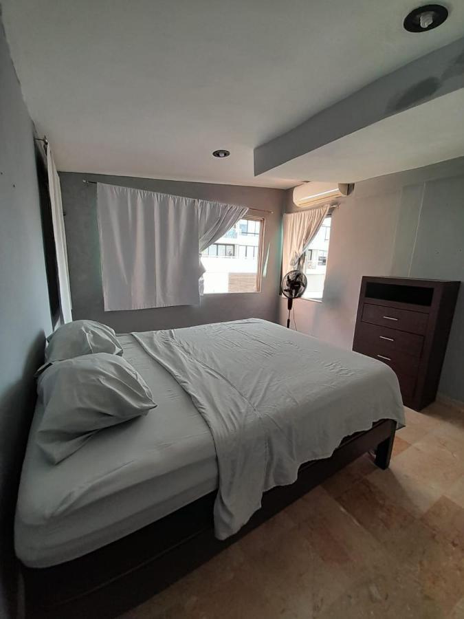 Large Penthouse On Lagoon, Fantastic Views, Across From Hostel