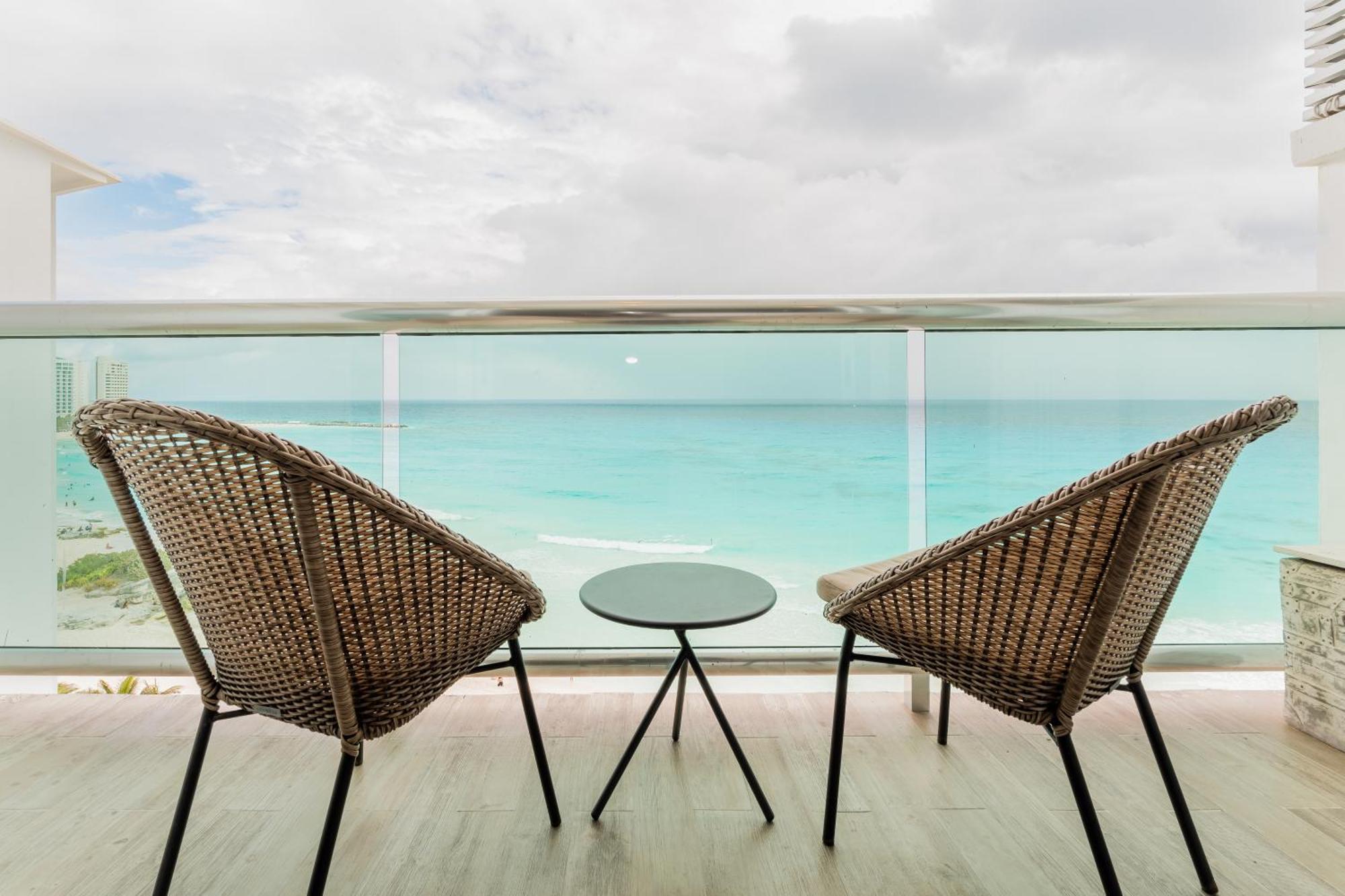 Aparthotel The Oceanfront By Casa Paraiso *