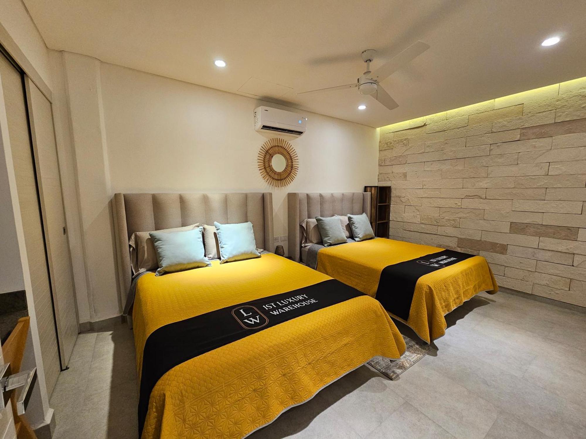 1st Luxury Warehouse * Cancún