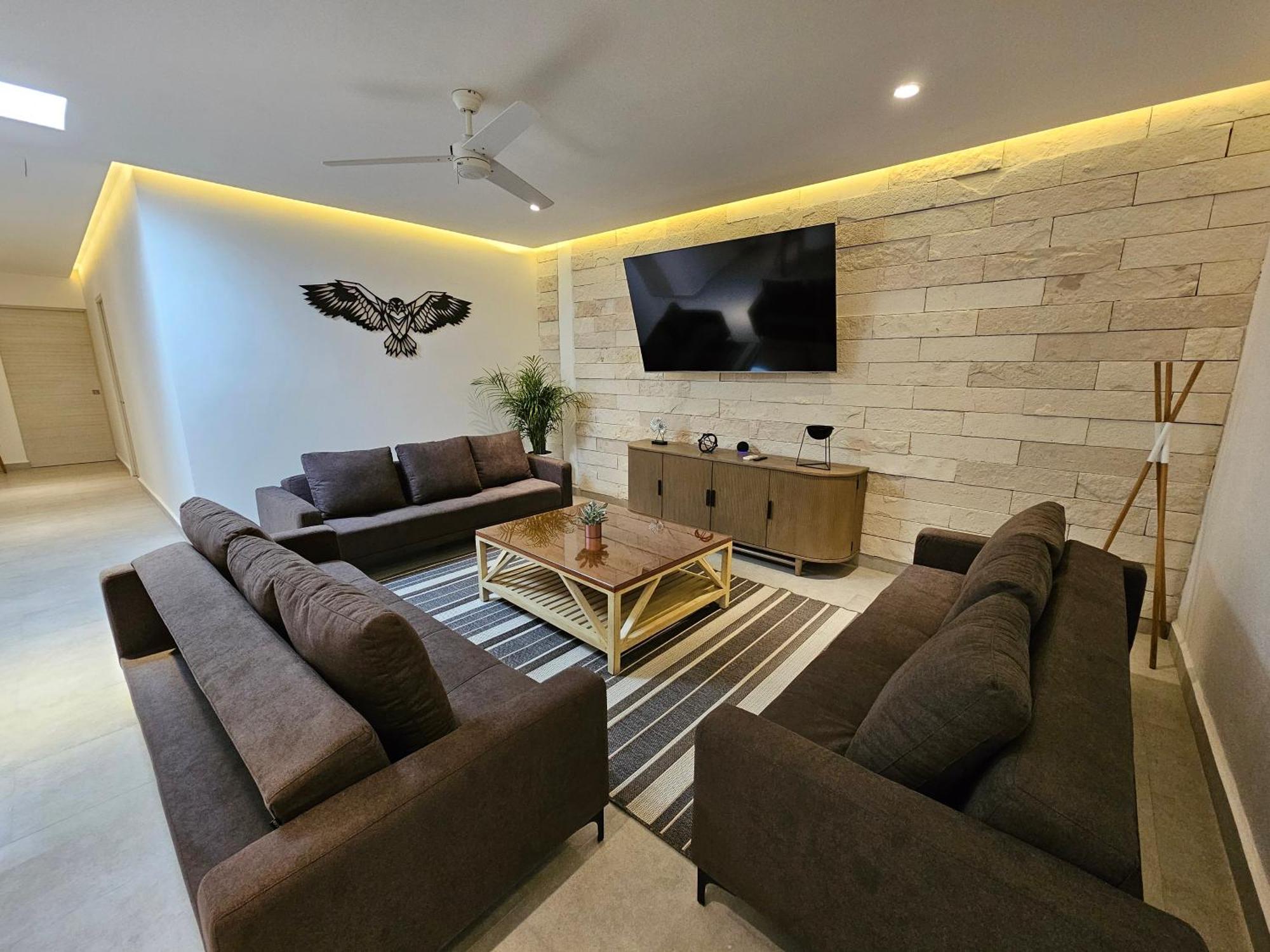 1st Luxury Warehouse Apartment *