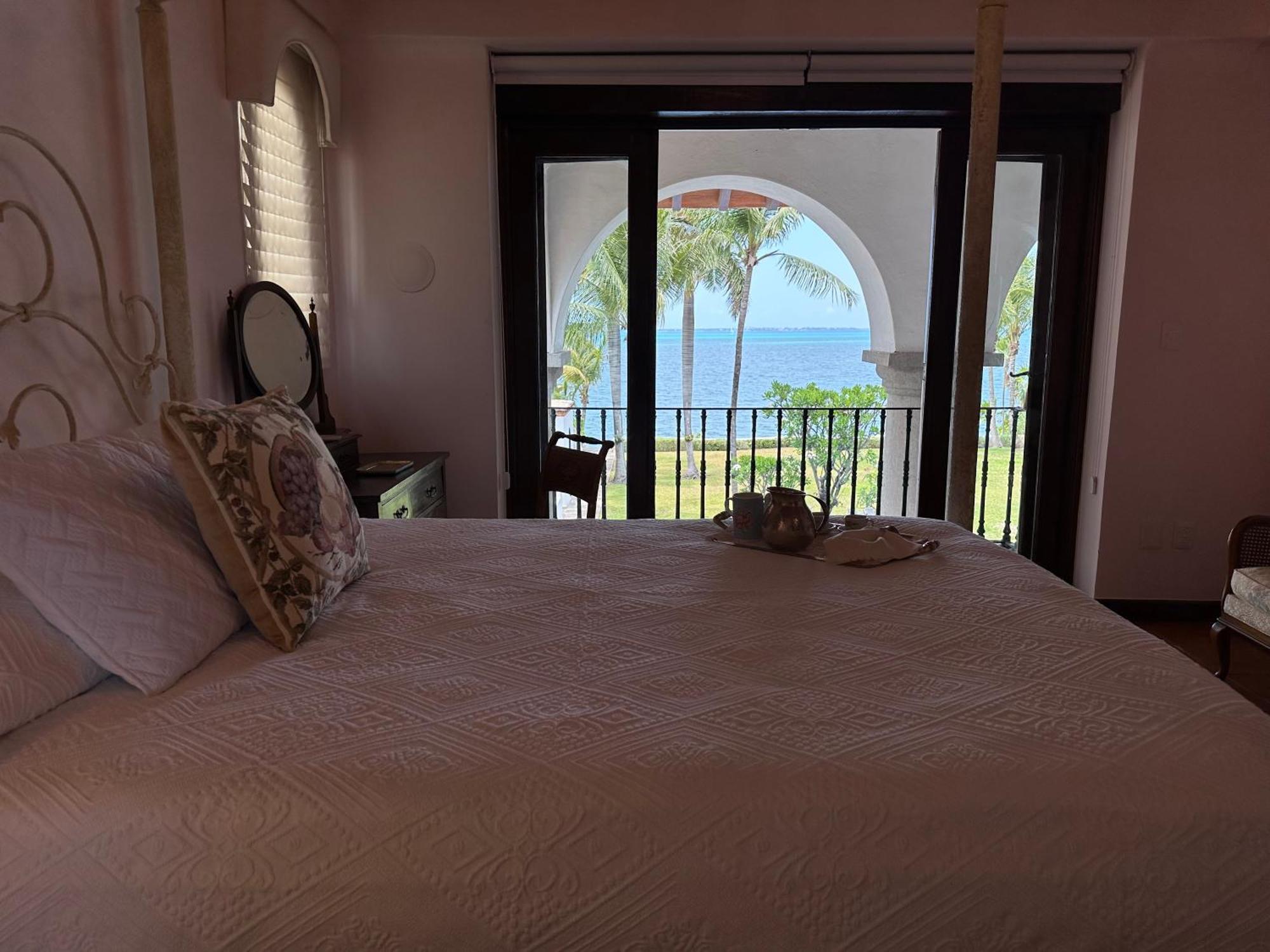 6br Exclusive Beachfront Retreat By Solmar *