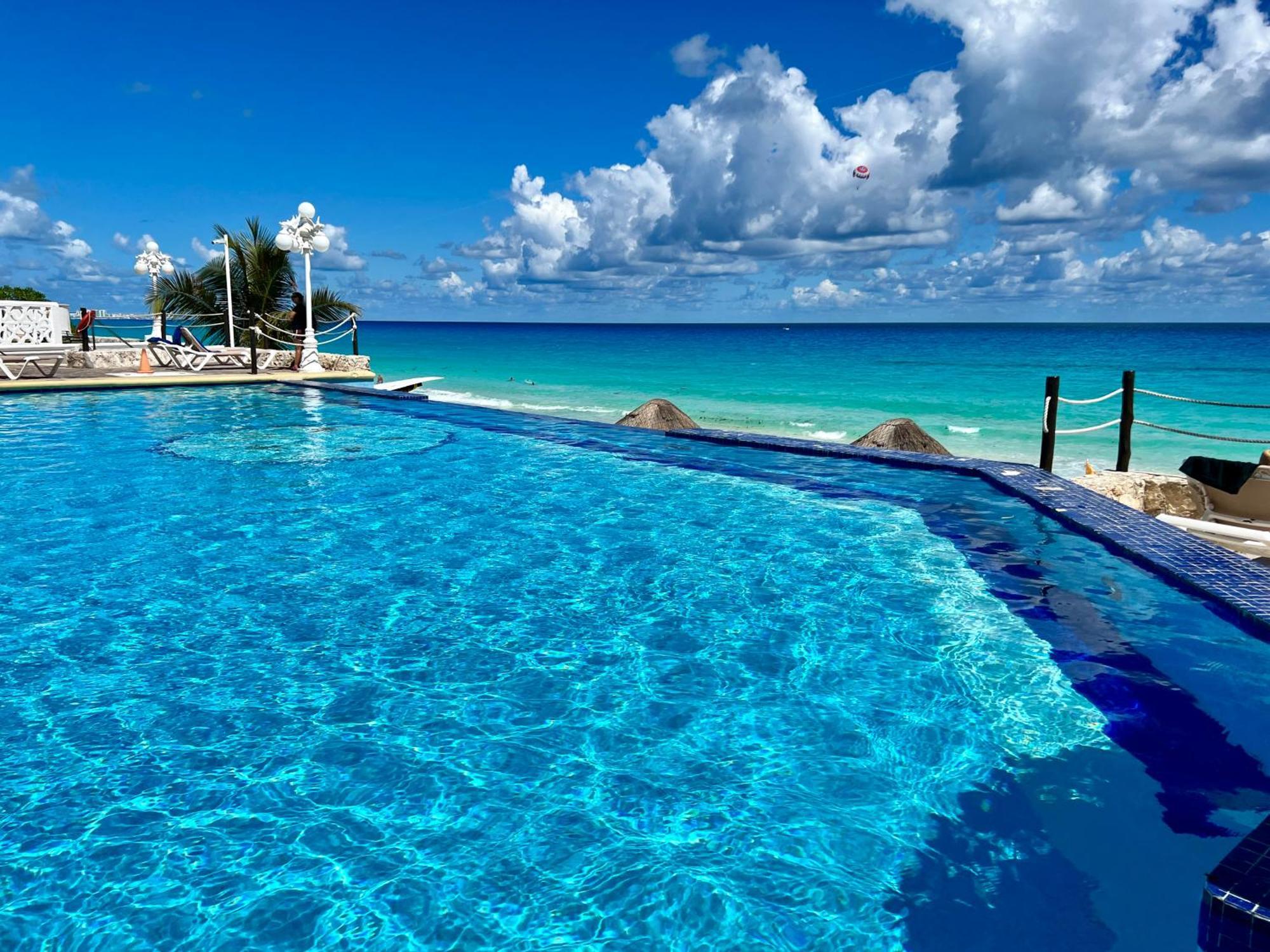Beachside Apartment Cancun