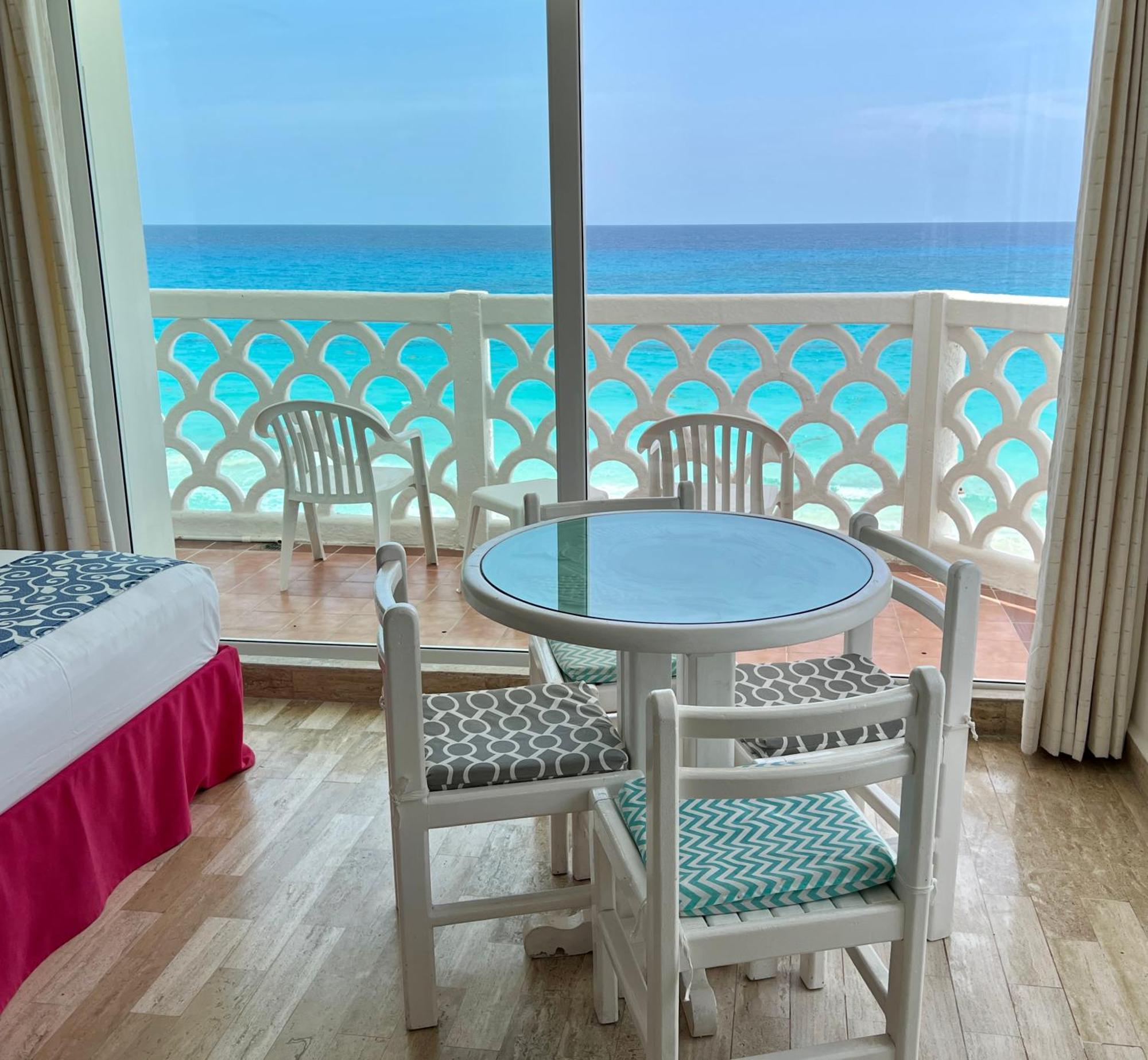 Beachside Apartment Cancun