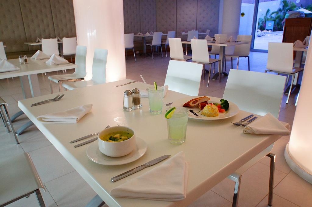Adhara Express Hotel 3*
